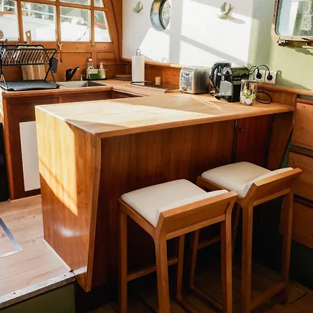 بوتيل Peniche Dans Le Bassin A Flot Du Vieux Port *