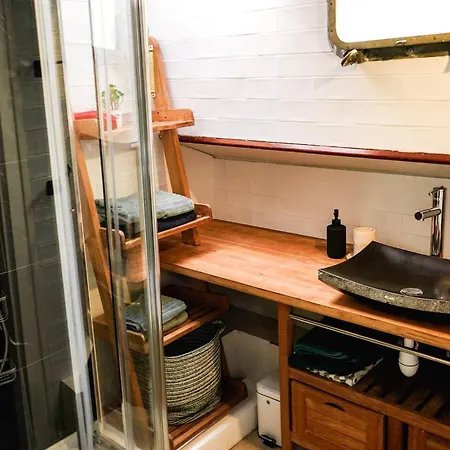 بوتيل Peniche Dans Le Bassin A Flot Du Vieux Port لا روشيل