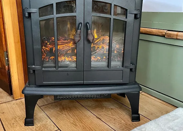 Peniche Dans Le Bassin A Flot Du Vieux Port La Rochelle (Charente-Maritime)