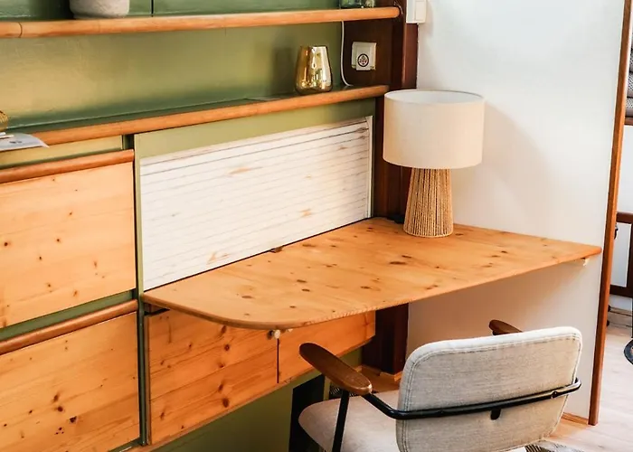 Peniche Dans Le Bassin A Flot Du Vieux Port